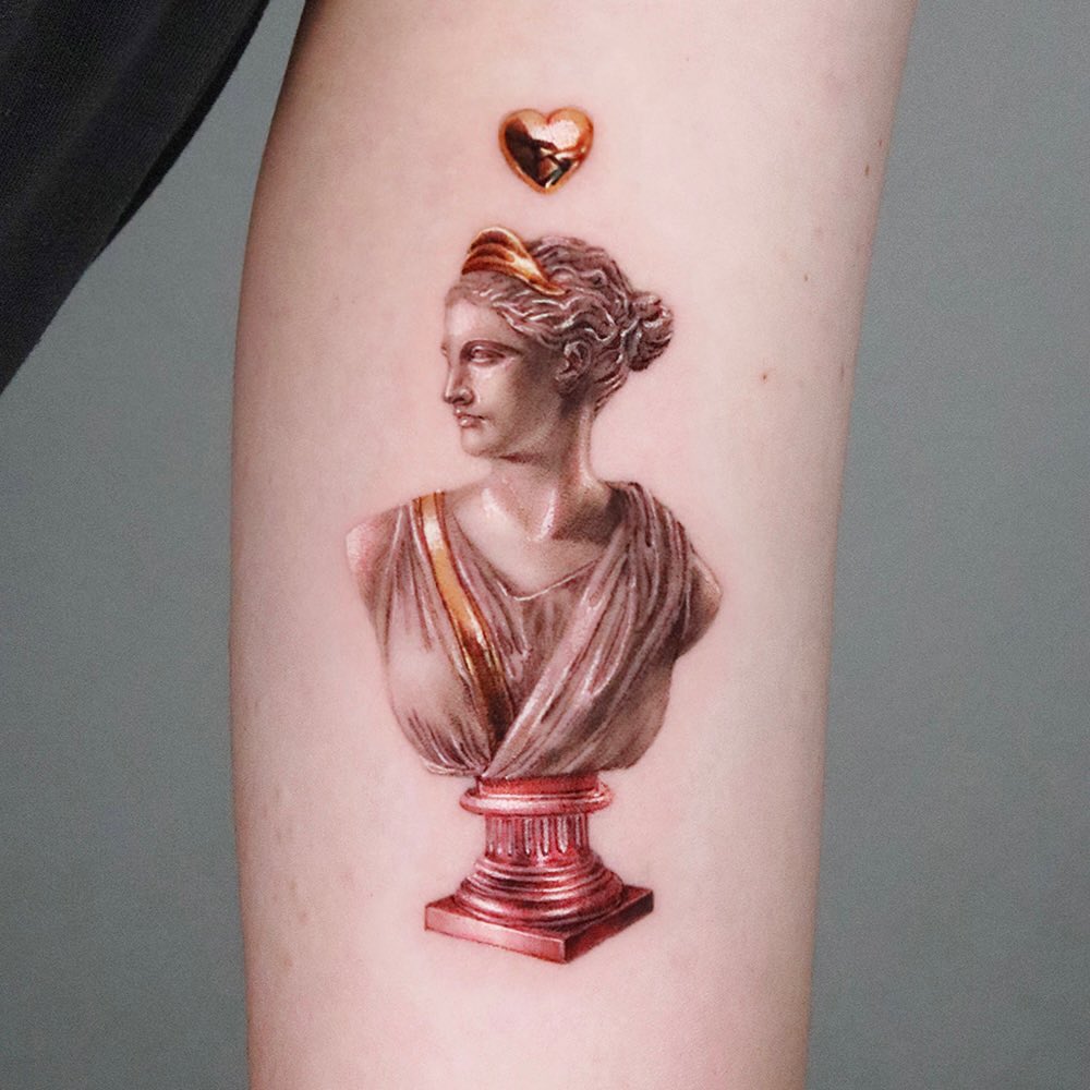 Tattoo uploaded by JenTheRipper • Naughty Venus of Milo #JamieLuna  #blackwork #finearts #sculpture #statue #venus • Tattoodo