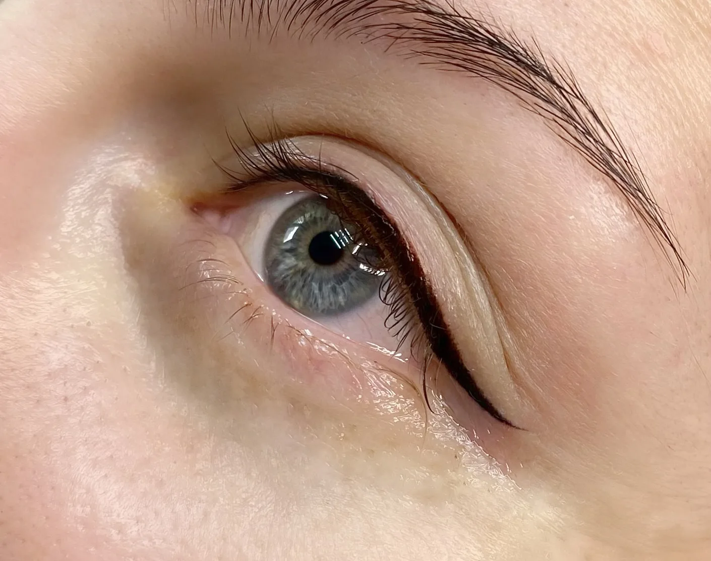 Crisp Permanent Eyeliner Look